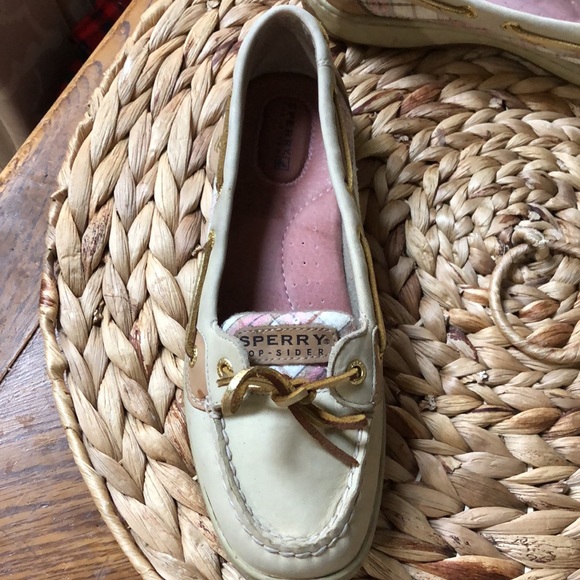 Sperry Topsider Burberry sequence pattern! - Picture 4 of 10